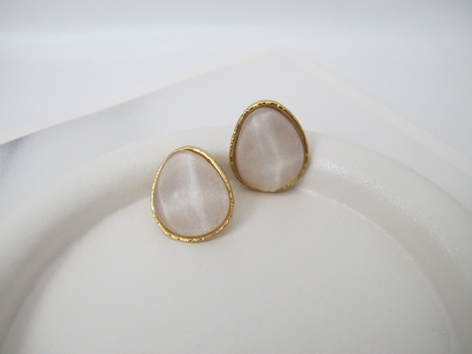 Gold vibe σκουλαρίκια 02