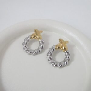 Two-tone twisted σκουλαρίκια