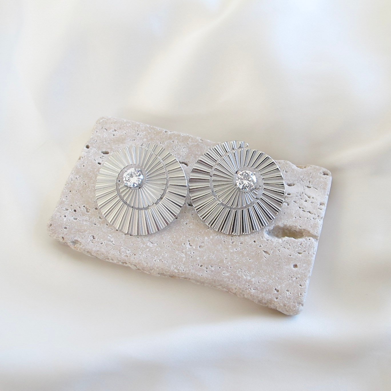 Silver Sunburst Crystal Σκουλαρίκια