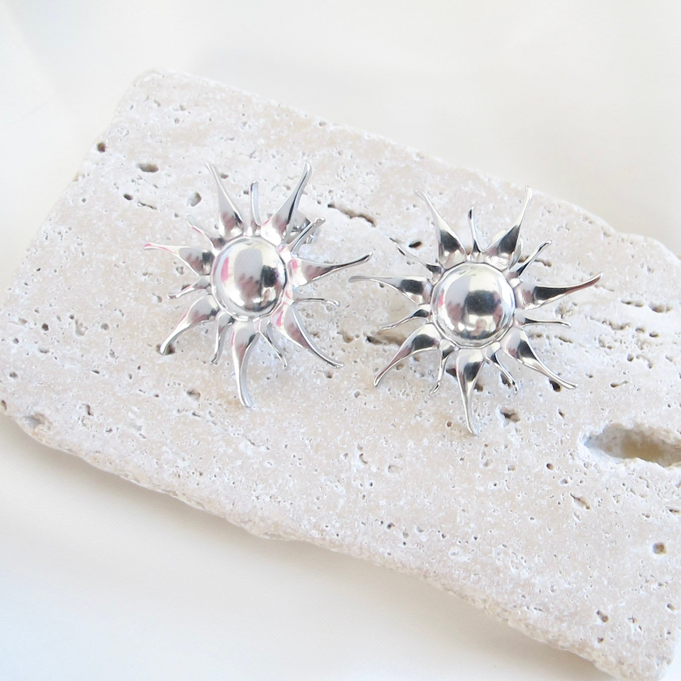 Silver Celestial Sunburst Σκουλαρίκια