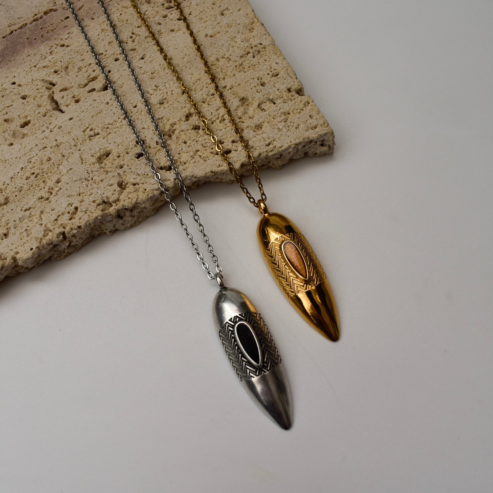 Tribal Bullet Enamel Κολιέ