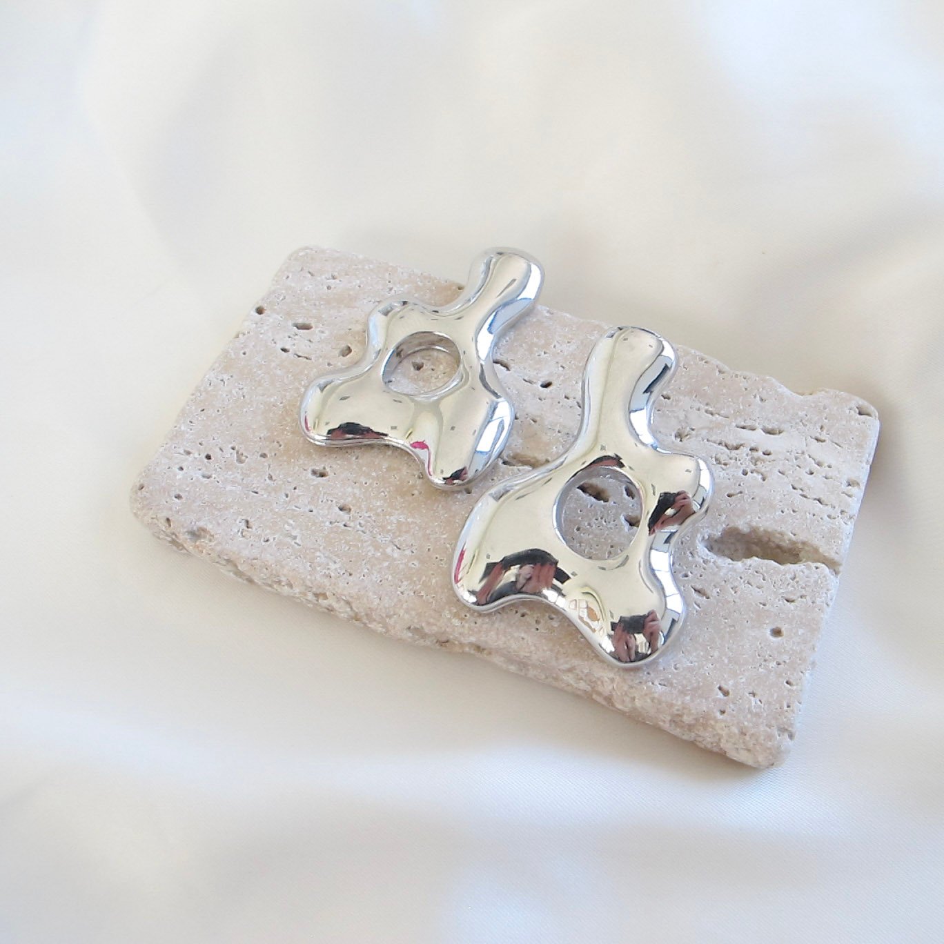 Abstract Liquid Silver Σκουλαρίκια