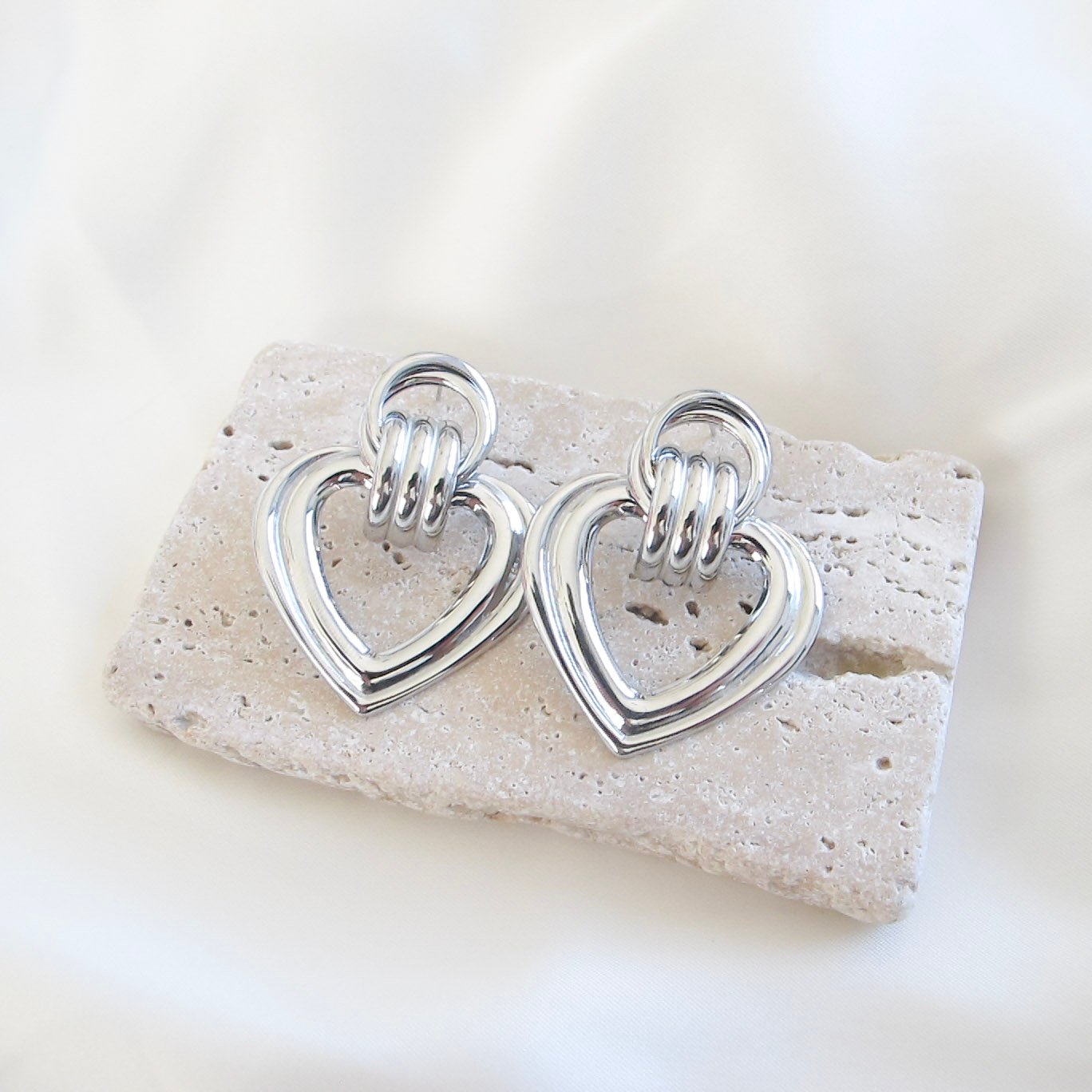 Silver Interlocking Heart Drop Σκουλαρίκια