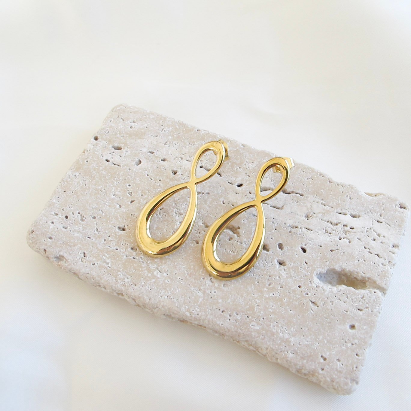 Figure Eight Drop Σκουλαρίκια