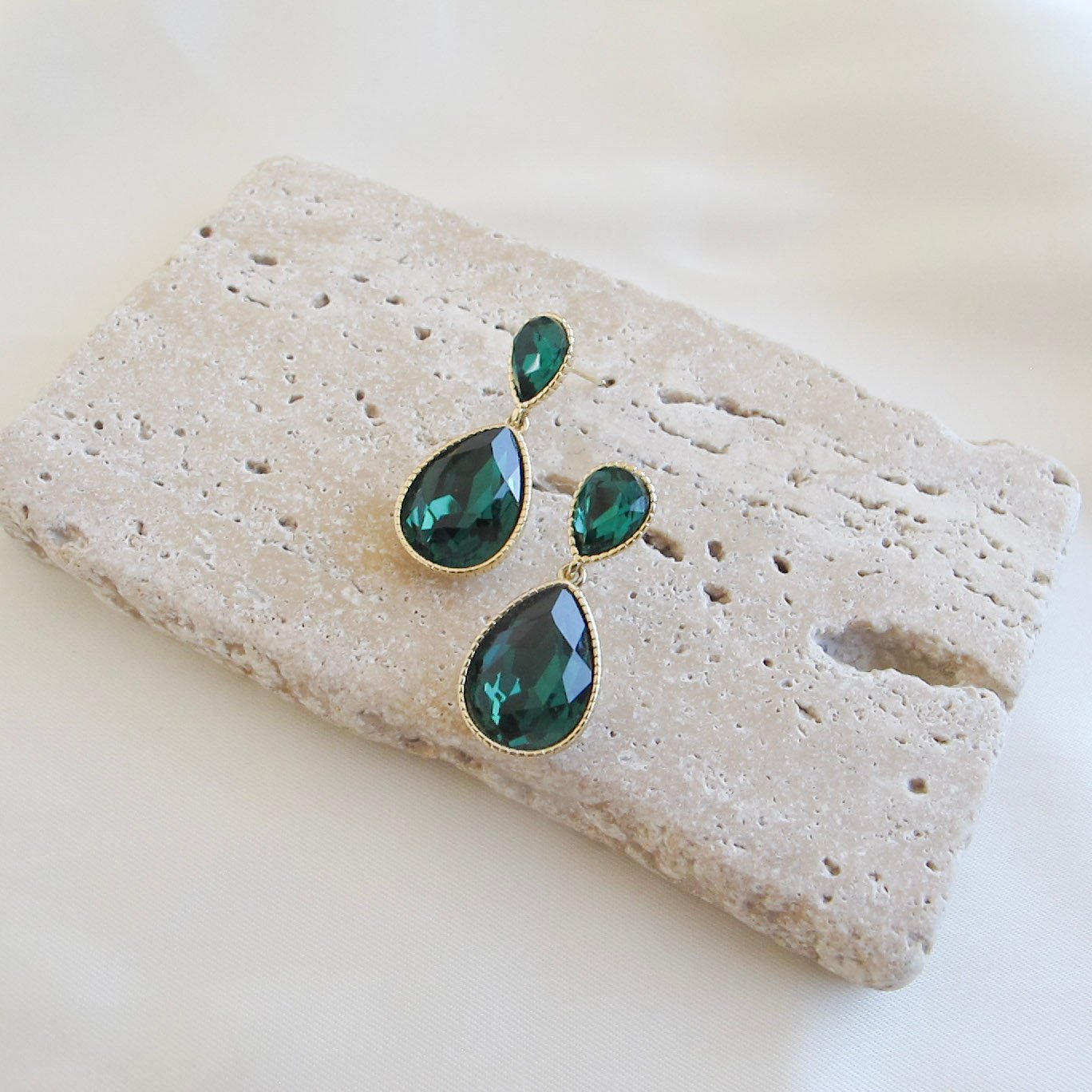 Emerald Teardrop Crystal Σκουλαρίκια