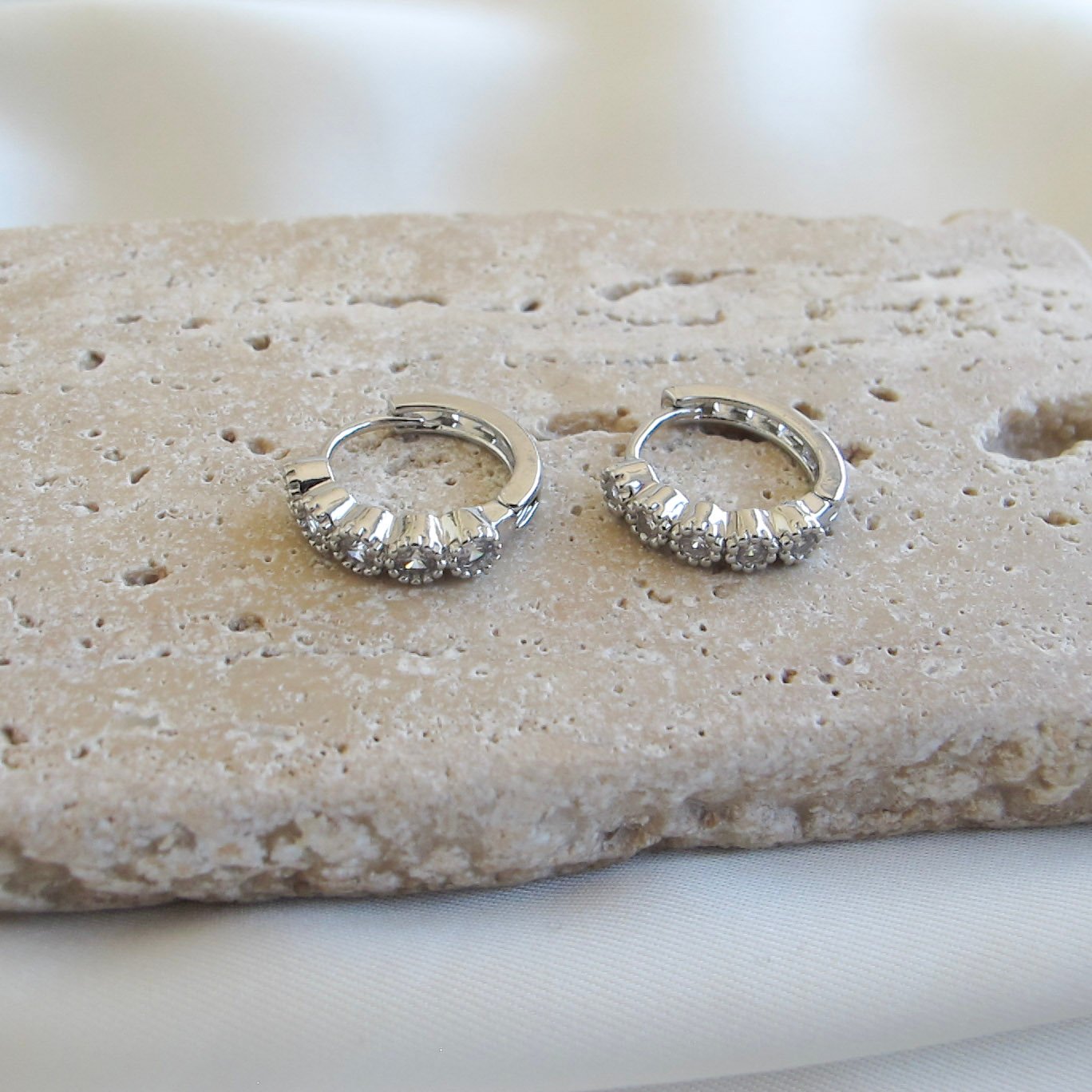 Five Zircon Huggie Hoops Σκουλαρίκια